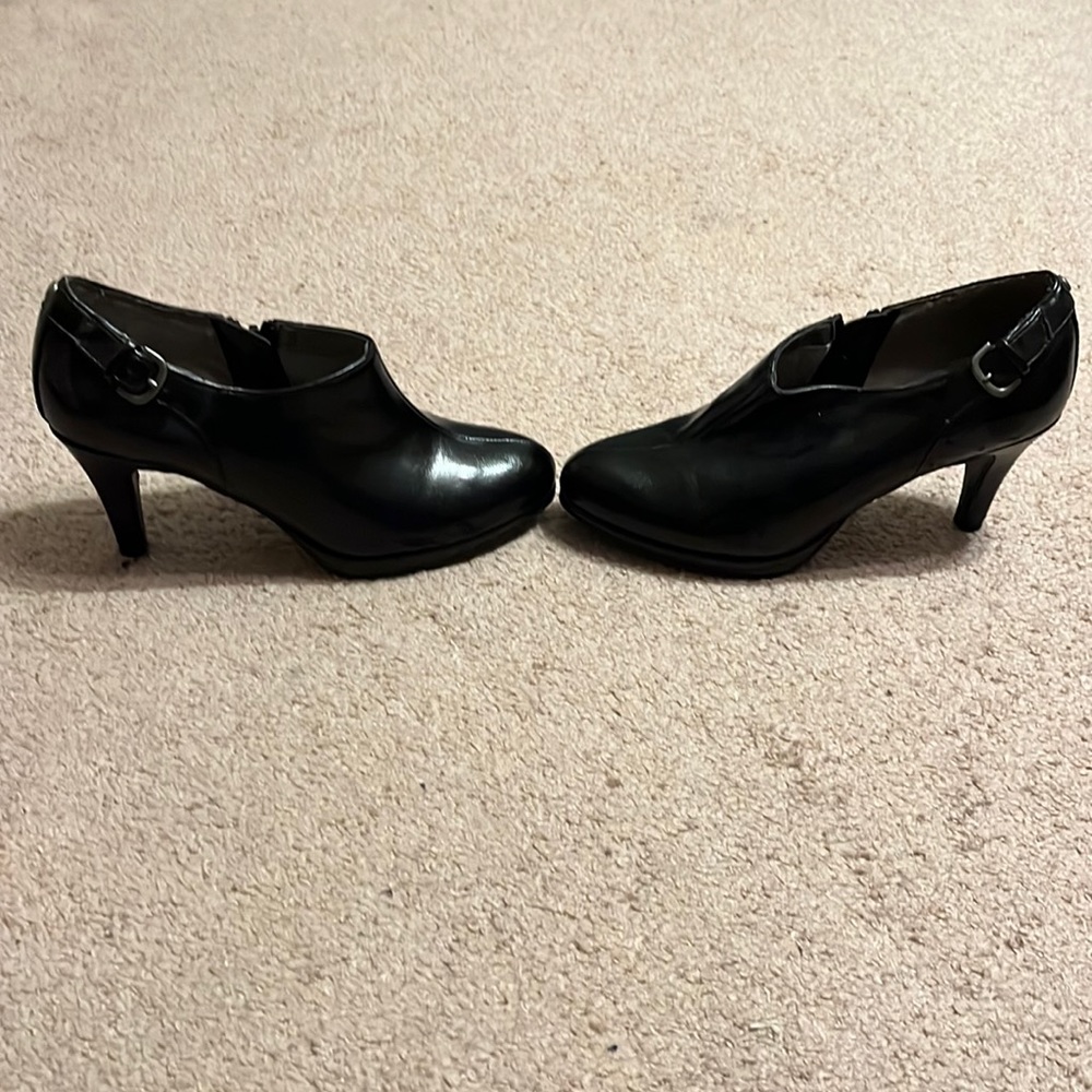 Black booties good condition